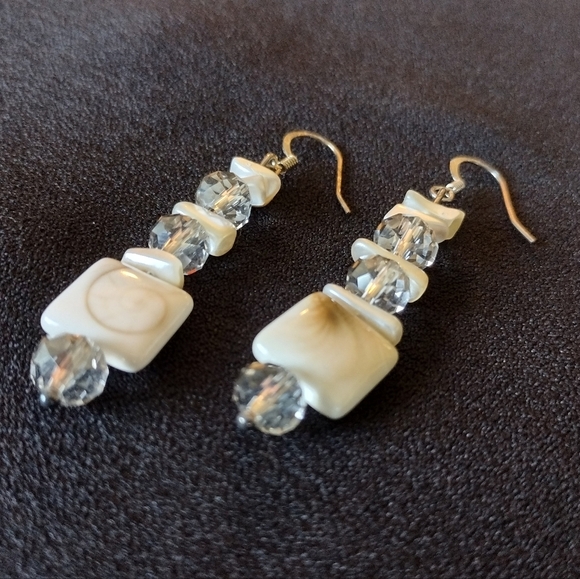 Shell Mother Of Pearl Smokey Quartz Earrings - Picture 5 of 8